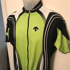 M Lg Cycling jersey in excellent condition.